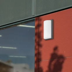 039 udendørs væglampe med bevægelsessensor, grafit