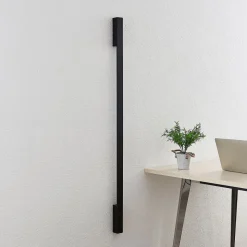 Arcchio Ivano LED-væglampe, 130 cm, sort
