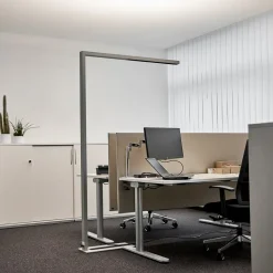 Arcchio LED-gulvlampe til kontor Jolinda, sølv, CCT, sensor,