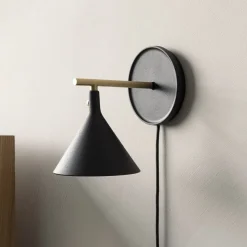 Audo LED-væglampe Cast, sort, IP44, dæmper, stik