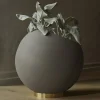 AYTM Globe urtepotte, Ø 37 cm, gråbrun, aluminium, stål
