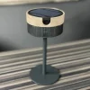 Bateak LED solcellebordlampe, sort / teakgrå, 2.700 K