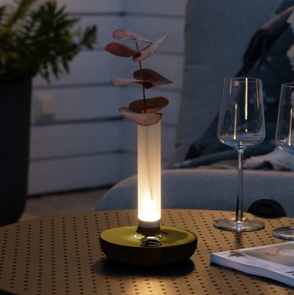 Biarritz LED-bordlampe, IP54, batteri, CCT, guld