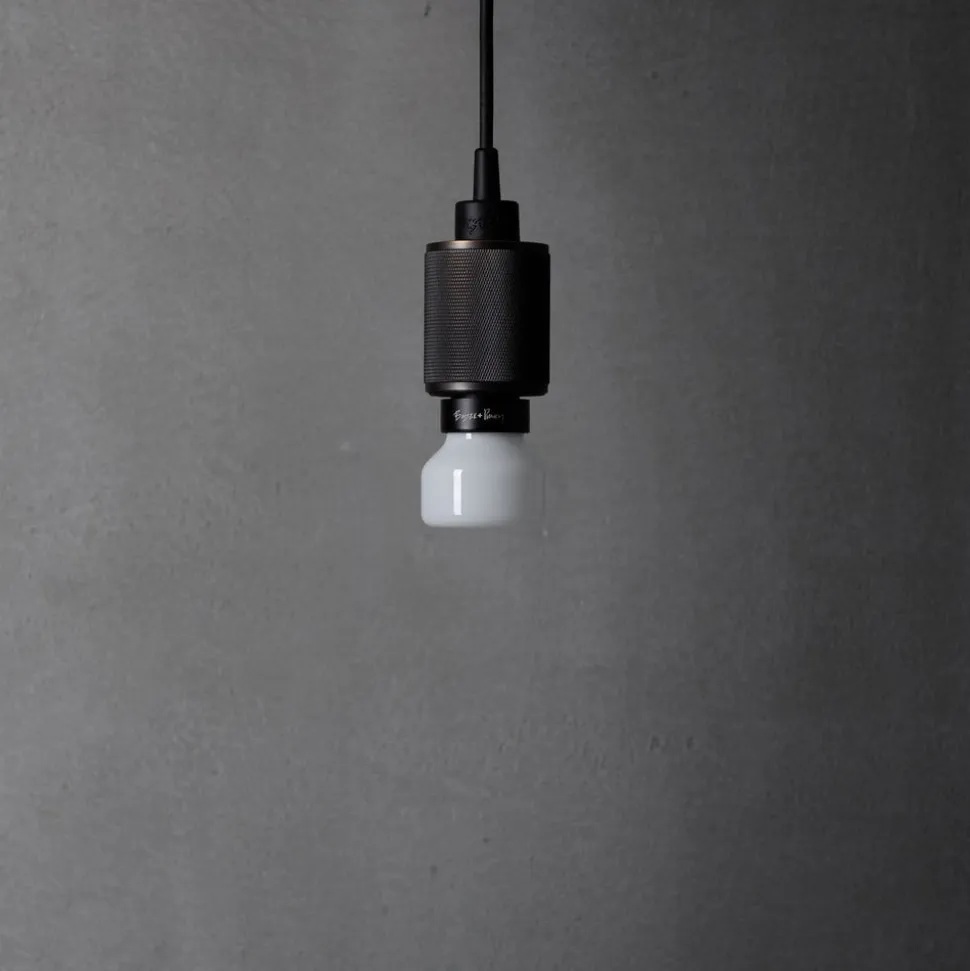 Buster + Punch LED-pære E27 5W opal 2.700K dæmpbar
