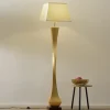 Deco - en gulvlampe med fornemt design