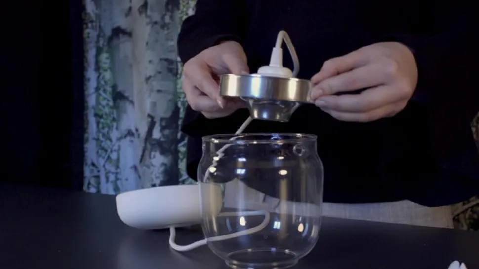 Designer pendellampe Acorn, hvid og poleret kobber