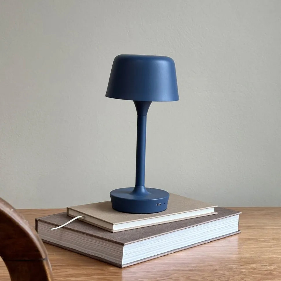 Dyberg Larsen LED-bordlampe Flow, blå, højde 25 cm