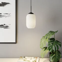Dyberg Larsen Riflet pendellampe i glas, Ø 14 cm