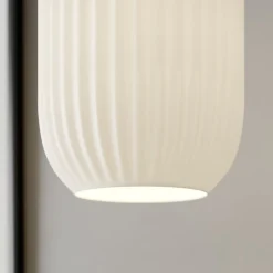 Dyberg Larsen Riflet pendellampe i glas, Ø 14 cm