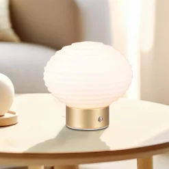 Earl LED genopladelig bordlampe, messing/opal, højde 14,5 cm, glas