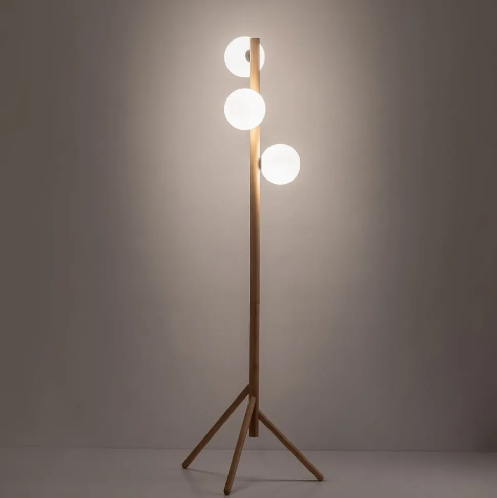 Estera gulvlampe, opalglas, træramme, 132 cm, 3 lyskilder