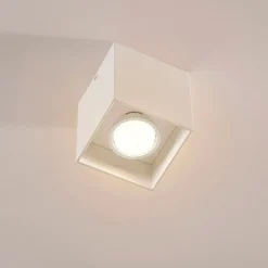 Firkantet påbygnings downlight Carson i hvid