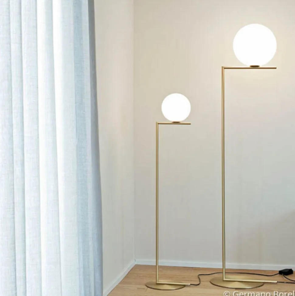 FLOS IC F1 gulvlampe, børstet messing