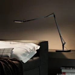 FLOS Kelvin LED-bordlampe i sort