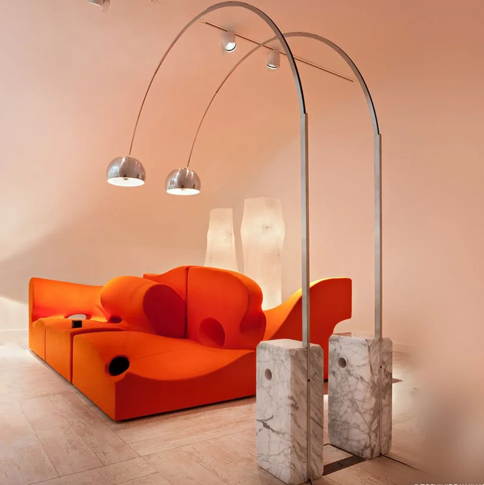 FLOS LED-bue-gulvlampe Arco, krom, højde 240 cm