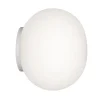 FLOS Mini Glo-Ball spejllampe/væglampe, hvid/opal