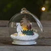 Forest Friends LED-glaskugle, isbjørn med træ