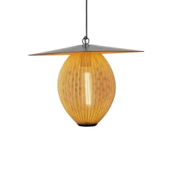 GUBI Satellite udendørs pendel, 57x36 cm, sort/sennepsguld