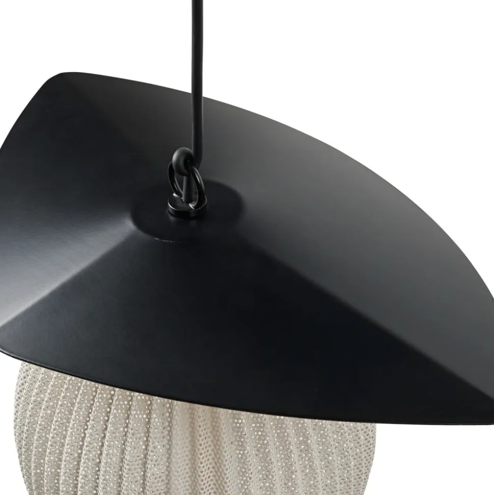 GUBI Satellite udendørs pendel, 57x36 cm, sort/cremehvid