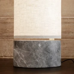 GUBI Unbound LED-gulvlampe 80 cm lærred