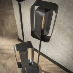 Gulvlampe Alma, 3 lyskilder, sort, metal, drejelig netskærm