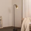 Gulvlampe Emek 4081, sort, skærm i antik guld