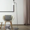 Gulvlampe Fifty, stålfarvet, opalhvidt glas, justerbar