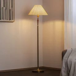 Gulvlampe HLM-9009-1E med tekstilskærm