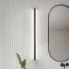 Helestra LED-spejllampe LOOM, længde 90 cm, sort, IP44