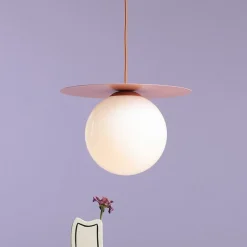 Hængelampe Loop Coral L, korallrød, glaskugle opal, metal
