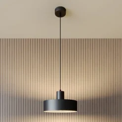 Hængelampe Rif i metal, sort, Ø 25 cm