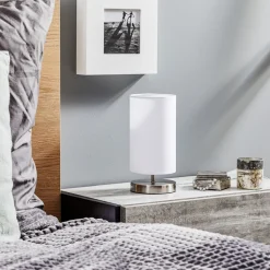 Hvid tekstil bordlampe Clarie