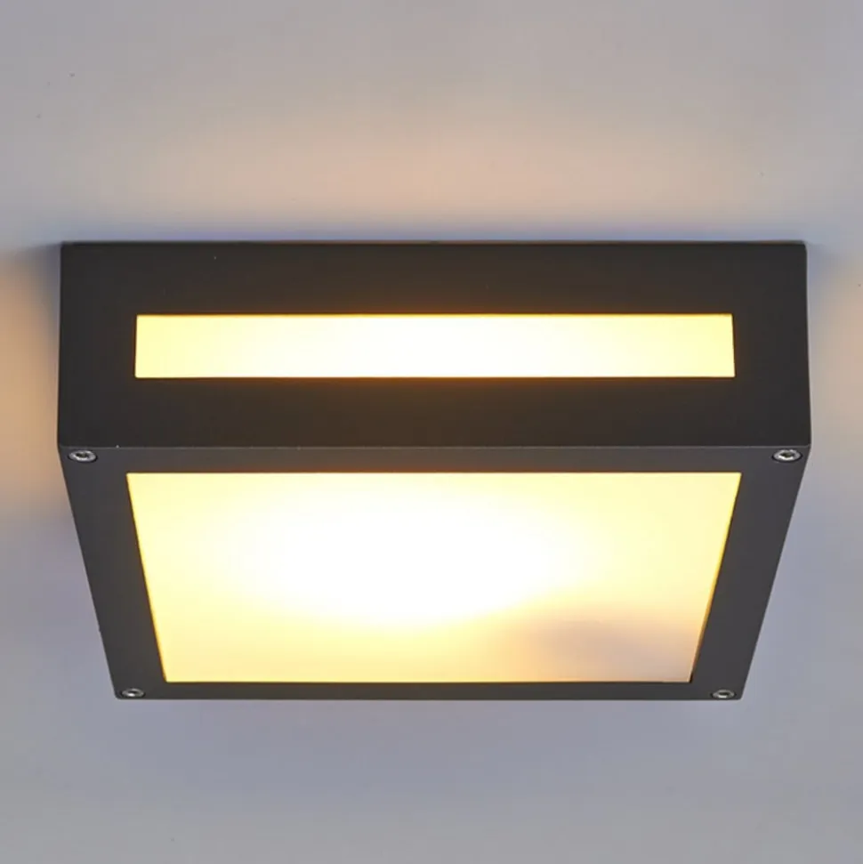 Kantet udendørslampe Nerea