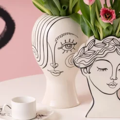 KARE Favola Lady-vase, højde 30 cm, keramik, sort/hvid