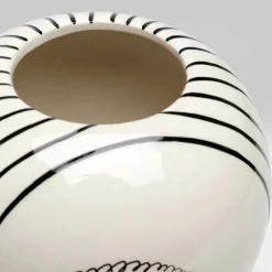 KARE Favola Lady-vase, højde 30 cm, keramik, sort/hvid
