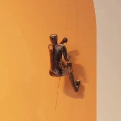 KARE vægobjekt Climber Rope, polyresin, højde 51 cm, brun