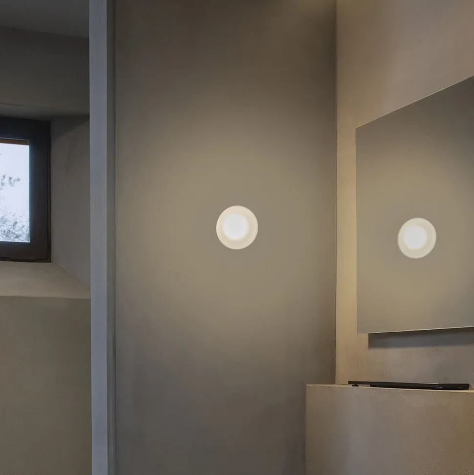 Karman Agua LED-væglampe, IP44, frostet glas