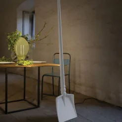 Karman Tobia - LED-designergulvlampe, skovl