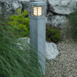 La Mer . vejlampe af ægte granit