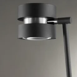 LED-gulvlampe Glow-Sphere, højde 146 cm, sort, metal