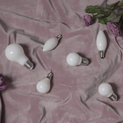 LED-kertepære E14 2.700 K, opal, Ra90 4,7 W