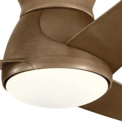 LED-loftventilator Eris, IP44, valnød