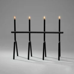 LED-lysestage, sort, 4 lyskilder, højde 39 cm