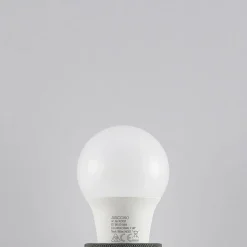 LED-pære E27 A60 8 W 3.000 K opal, sæt med 3 stk