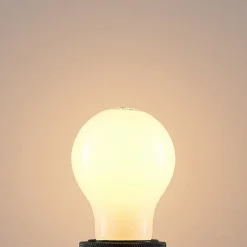 LED-pære E27 4W 2.700 K, kan dæmpes, opal 3 stk