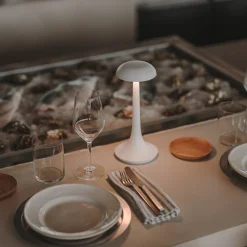 LEDS-C4 LED-bordlampe Portobello, hvid, dæmper, ABS