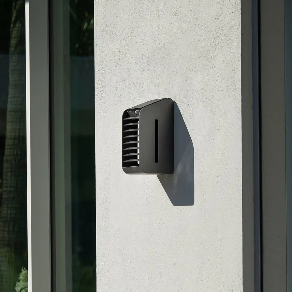 LED-solcellelampe Corner med sensor, grå