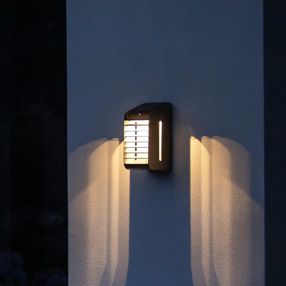 LED-solcellelampe Corner med sensor, grå