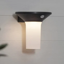 LED-solcellelampe Valta med bevægelsessensor