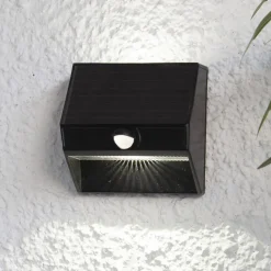 LED-solcellelampe Wally med opad- og downlight
